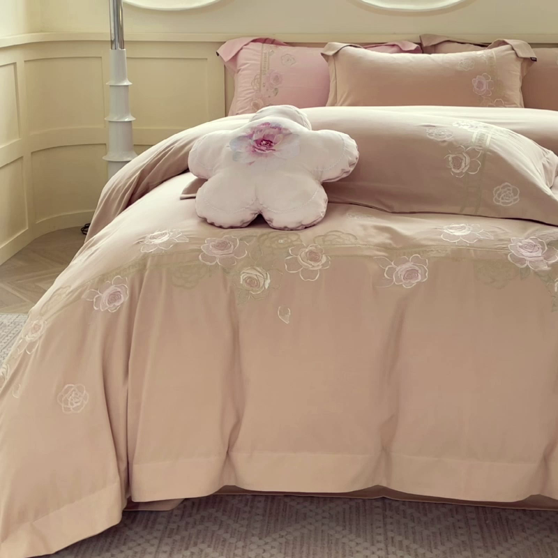 91家纺网 家纺一手货源 找家纺  秋冬季爆款A类加厚保暖全棉磨毛四件套纯棉被套重工刺绣床笠款轻奢高端床上用品 温莎-拿铁