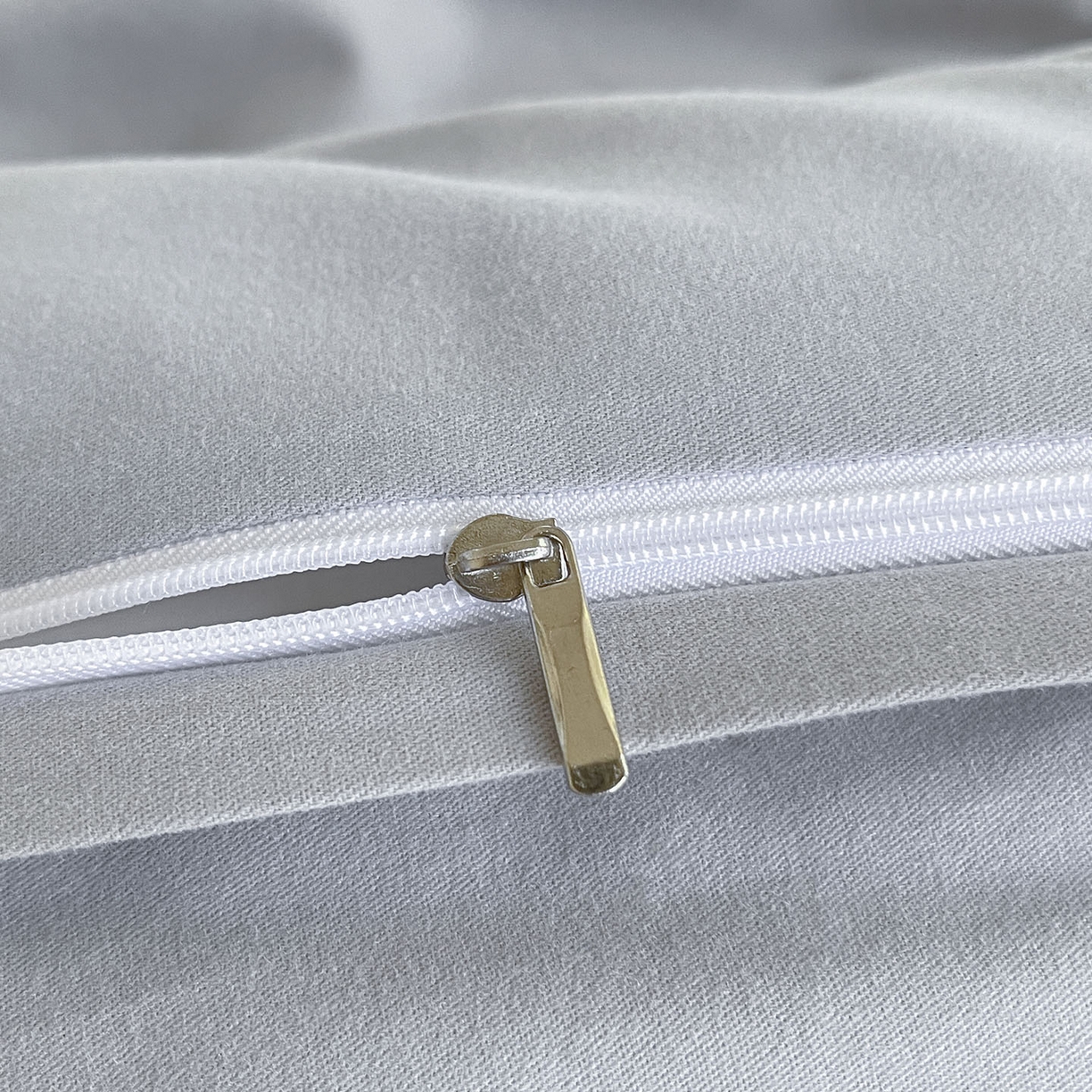 91家纺网 家纺一手货源 找家纺  秋冬季爆款A类加厚保暖全棉磨毛四件套纯棉被套重工刺绣床笠款轻奢高端床上用品 温莎-夜灰