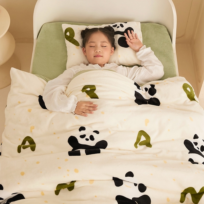 91家纺网 家纺一手货源 找家纺 嗨生活 2025新款牛奶绒多功能儿童盖毯式可脱卸被套大豆被芯幼儿园被子 儿童被子 开心熊猫