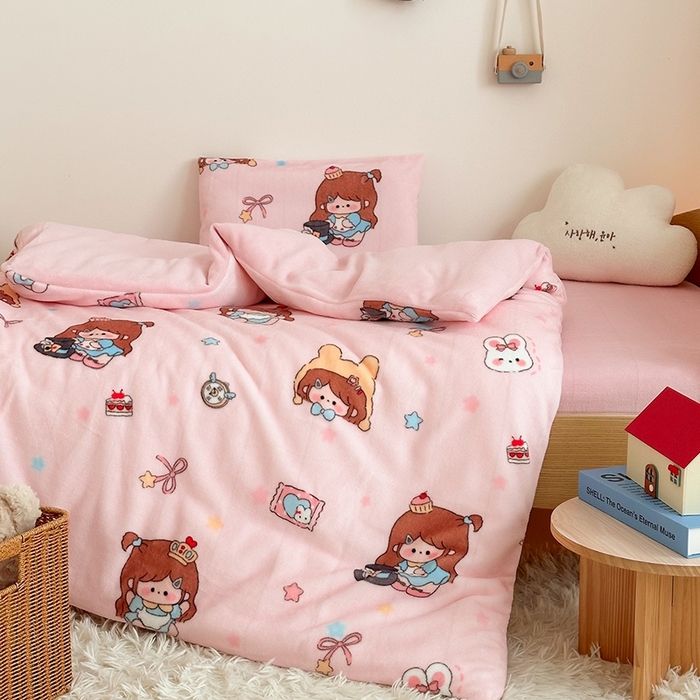 91家纺网 家纺一手货源 找家纺 嗨生活 2025新款牛奶绒多功能儿童盖毯式可脱卸被套大豆被芯幼儿园被子 儿童被子 萌萌女孩