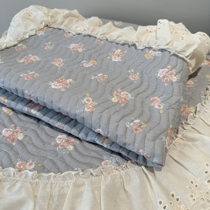 91家纺网 家纺一手货源 找家纺 奈萝家纺 2025新款全棉纯棉床盖三件套可配同款四季被同款被套 沐辰花灰