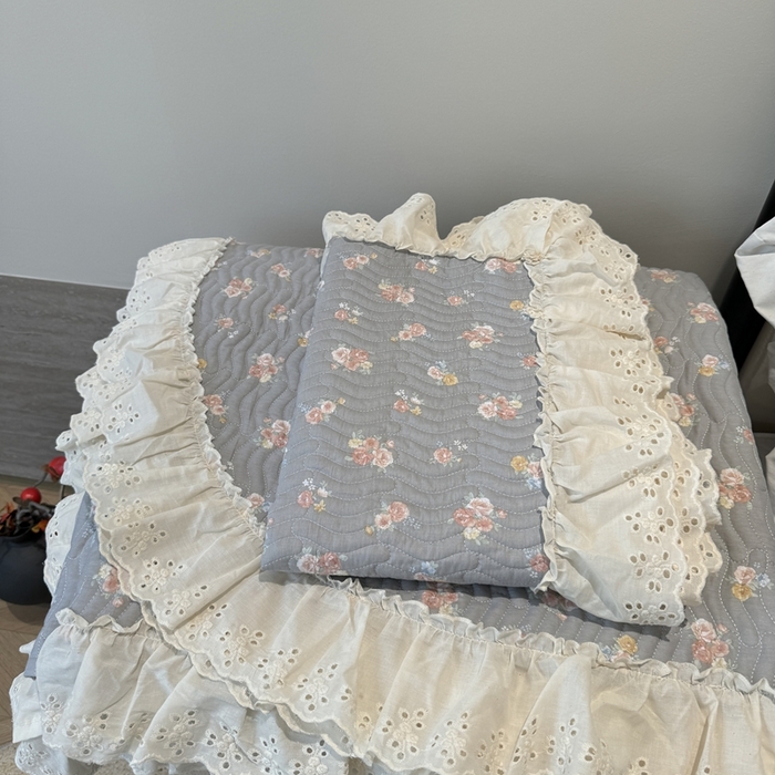 91家纺网 家纺一手货源 找家纺 奈萝家纺 2025新款全棉纯棉床盖三件套可配同款四季被同款被套 沐辰花灰