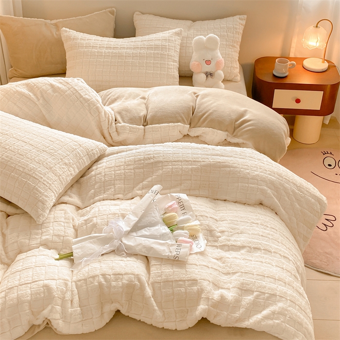 91家纺网 家纺一手货源 找家纺 名兮家居 2025加厚兔毛绒枕套 奶油方格