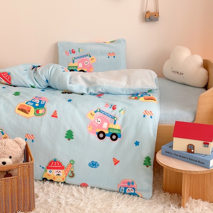 91家纺网 家纺一手货源 找家纺 嗨生活 2025新款牛奶绒多功能儿童盖毯式可脱卸被套大豆被芯幼儿园被子 儿童被子 七彩挖机