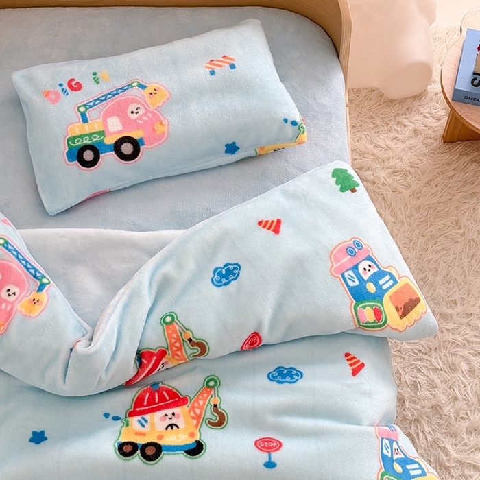 91家纺网 家纺一手货源 找家纺 嗨生活 2025新款牛奶绒多功能儿童盖毯式可脱卸被套大豆被芯幼儿园被子 儿童被子 七彩挖机