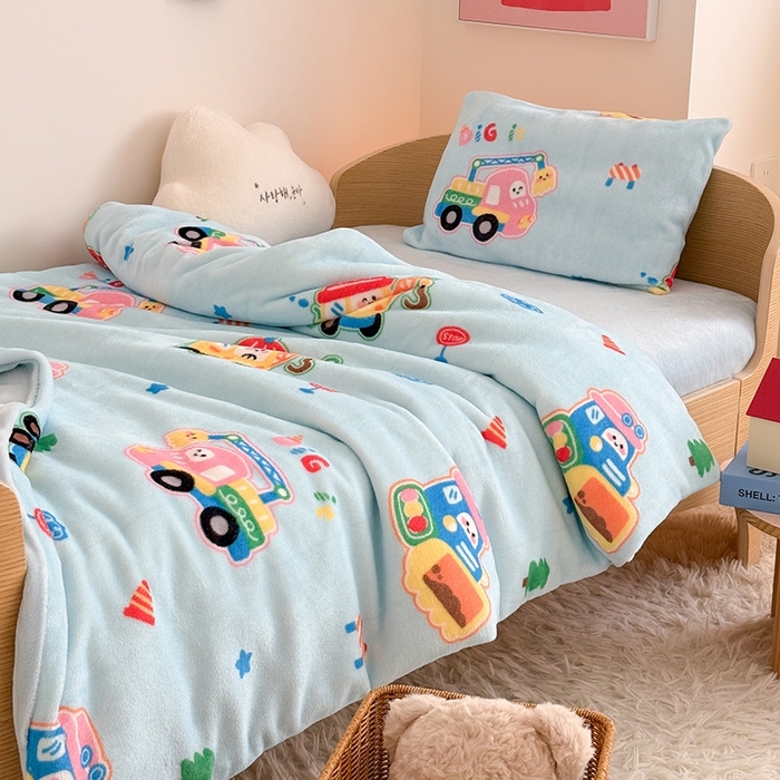 91家纺网 家纺一手货源 找家纺 嗨生活 2025新款牛奶绒多功能儿童盖毯式可脱卸被套大豆被芯幼儿园被子 儿童被子 七彩挖机