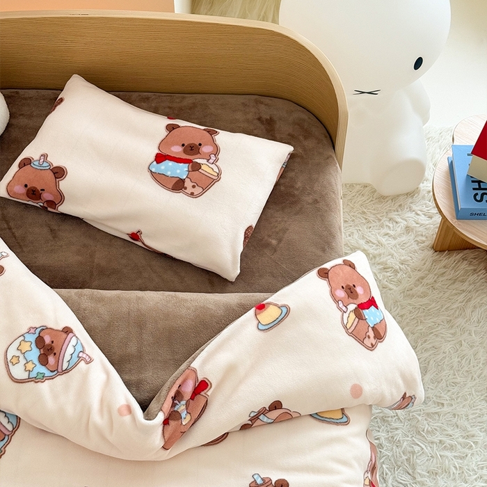 91家纺网 家纺一手货源 找家纺 嗨生活 2025新款牛奶绒多功能儿童盖毯式可脱卸被套大豆被芯幼儿园被子 儿童被子 俏皮巴拉