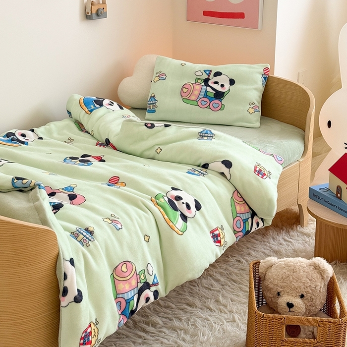 91家纺网 家纺一手货源 找家纺 嗨生活 2025新款牛奶绒多功能儿童盖毯式可脱卸被套大豆被芯幼儿园被子 儿童被子 熊猫乐园