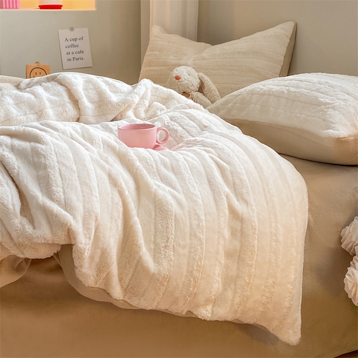 91家纺网 家纺一手货源 找家纺 名兮家居 2025加厚兔毛绒枕套 条纹-白