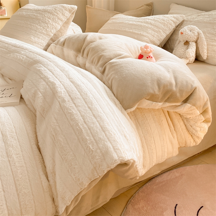 91家纺网 家纺一手货源 找家纺 名兮家居 2025加厚兔毛绒枕套 条纹-白