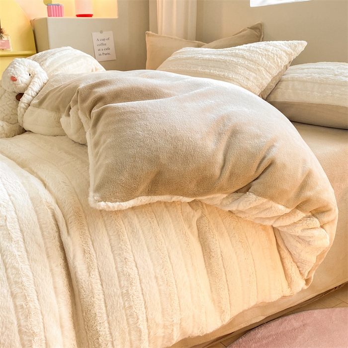 91家纺网 家纺一手货源 找家纺 名兮家居 2025加厚兔毛绒枕套 条纹-白