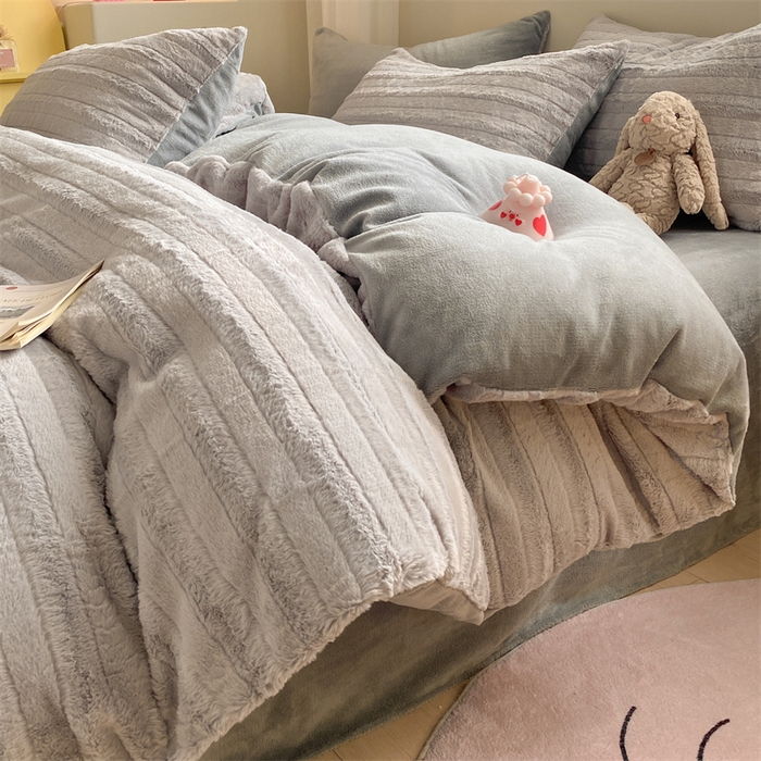 91家纺网 家纺一手货源 找家纺 名兮家居 2025加厚兔毛绒枕套 条纹-灰