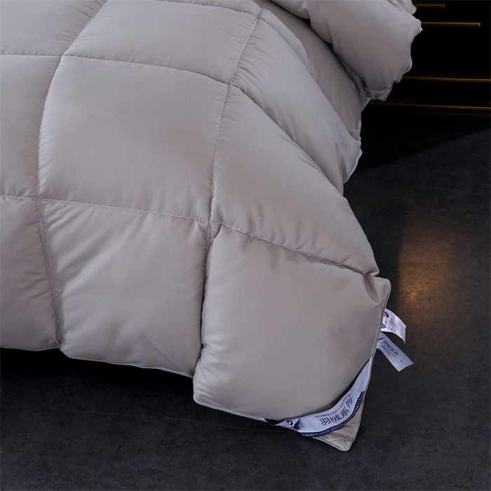 91家纺网 家纺一手货源 找家纺 好老表被业 2025新款纯色羽丝绒冬被芯加厚保暖双拼羽丝棉被子春秋被单双人直播被子被芯 灰米色