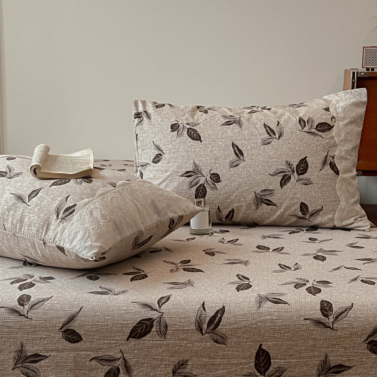 91家纺网 家纺一手货源 找家纺 一比一家纺 2025新款花边原麻床单三件套 花季