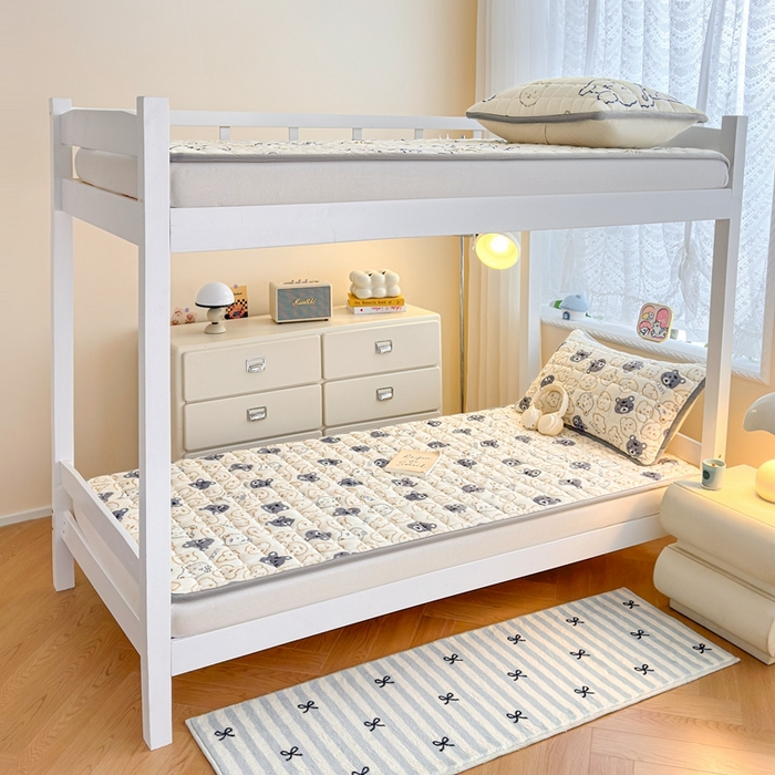 91家纺网 家纺一手货源 找家纺 小叮当家纺仓储工厂店 2025新款牛奶绒夹棉印花床垫学生图 绒床垫-可爱熊