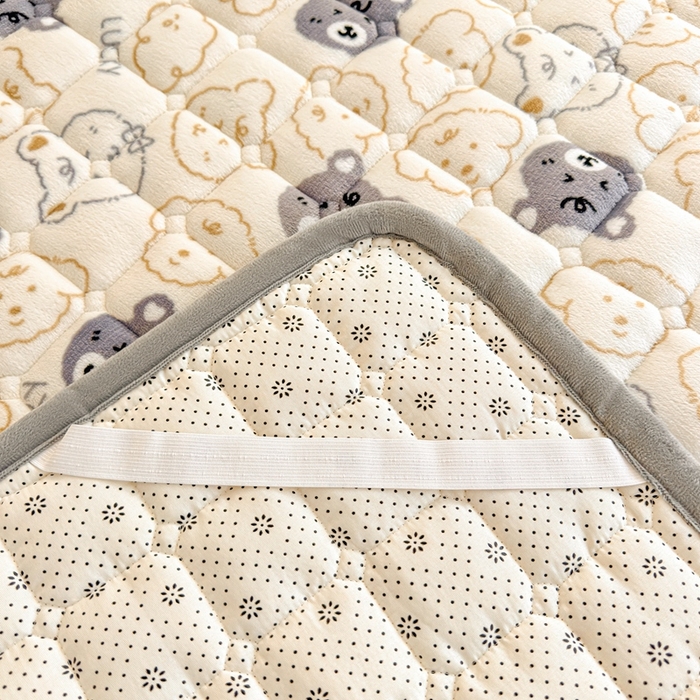 91家纺网 家纺一手货源 找家纺 小叮当家纺仓储工厂店 2025新款牛奶绒夹棉印花床垫学生图 绒床垫-可爱熊