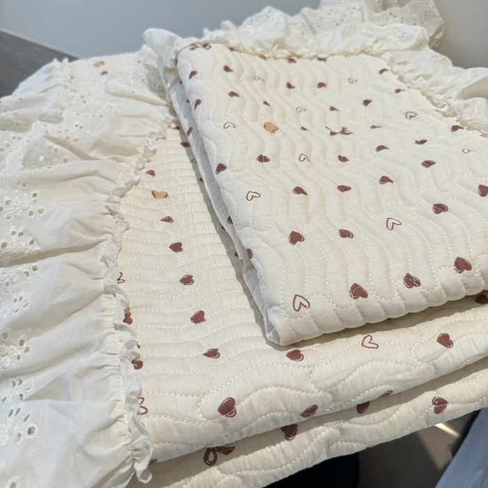 91家纺网 家纺一手货源 找家纺 奈萝家纺 2025新款全棉纯棉床盖三件套可配同款四季被同款被套 小小爱心
