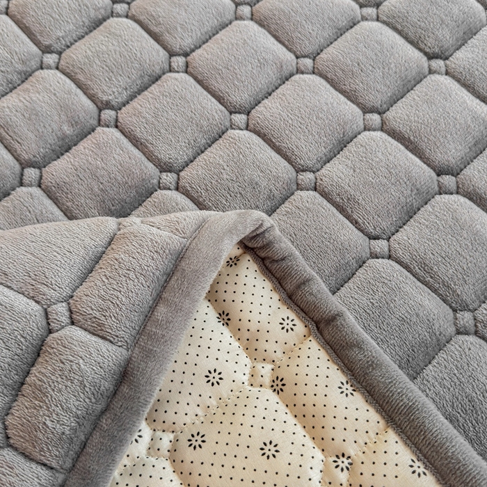 91家纺网 家纺一手货源 找家纺 小叮当家纺仓储工厂店 2025新款牛奶绒夹棉印花床垫学生图 绒床垫-灰色