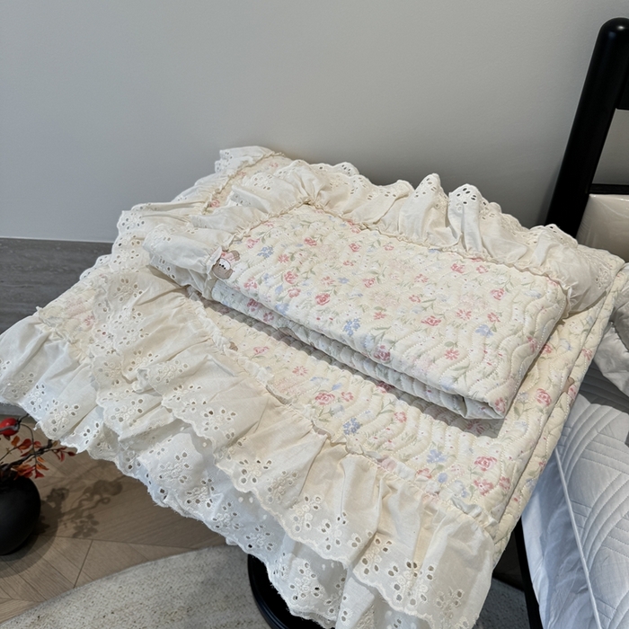 91家纺网 家纺一手货源 找家纺 奈萝家纺 2025新款全棉纯棉床盖三件套可配同款四季被同款被套 小小花园