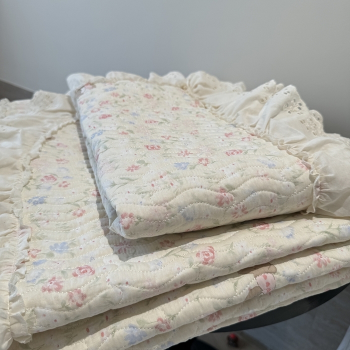 91家纺网 家纺一手货源 找家纺 奈萝家纺 2025新款全棉纯棉床盖三件套可配同款四季被同款被套 小小花园