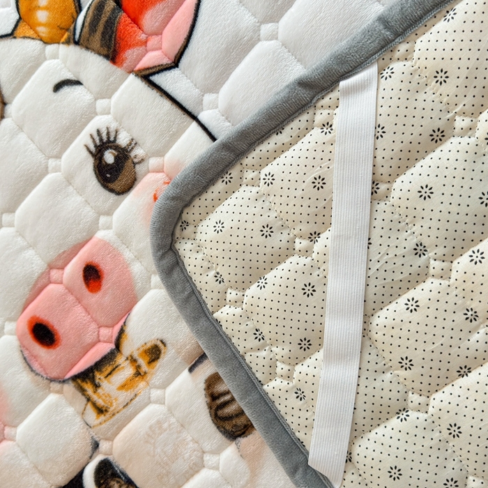 91家纺网 家纺一手货源 找家纺 小叮当家纺仓储工厂店 2025新款牛奶绒夹棉印花床垫学生图 绒床垫-萌小牛