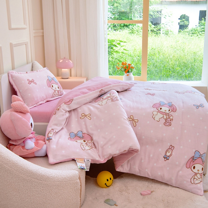 91家纺网 家纺一手货源 找家纺 吉咪兔家纺 2024新品正版三丽鸥库洛米美乐蒂牛奶绒幼儿园被子三件套保暖被褥六件套 魔法美乐蒂