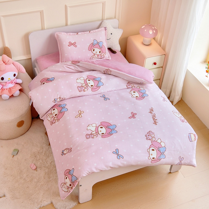 91家纺网 家纺一手货源 找家纺 吉咪兔家纺 2024新品正版三丽鸥库洛米美乐蒂牛奶绒幼儿园被子三件套保暖被褥六件套 魔法美乐蒂