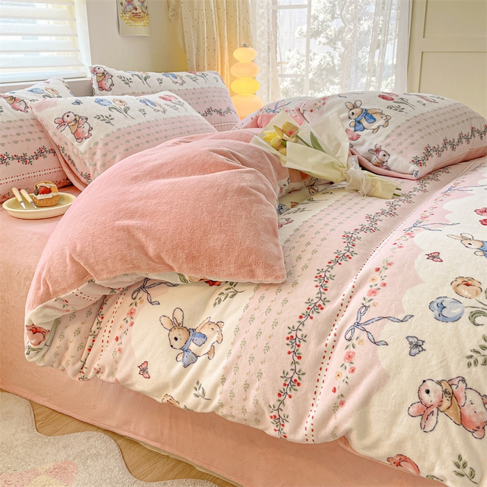 91家纺网 家纺一手货源 找家纺 如约 2025新款印花牛奶绒四件套 粉乐兔