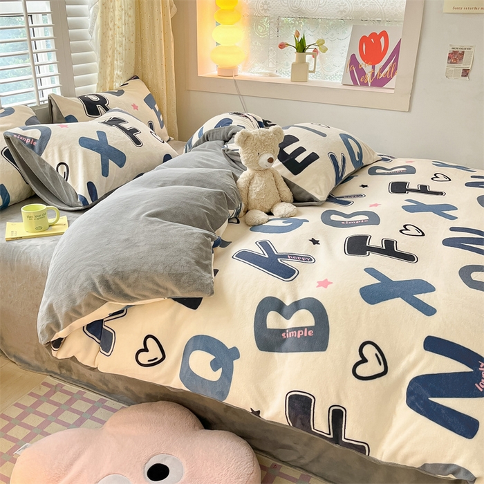 91家纺网 家纺一手货源 找家纺 如约 2025新款印花牛奶绒四件套 字母组合-绒