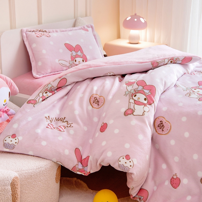 91家纺网 家纺一手货源 找家纺 吉咪兔家纺 2024新品正版三丽鸥库洛米美乐蒂牛奶绒幼儿园被子三件套保暖被褥六件套 奶油美乐蒂
