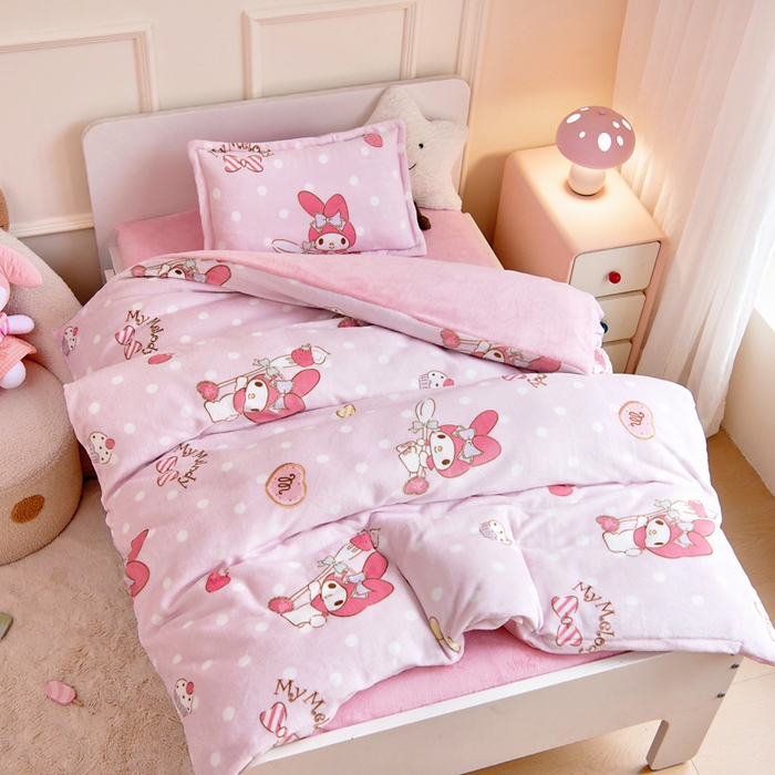 91家纺网 家纺一手货源 找家纺 吉咪兔家纺 2024新品正版三丽鸥库洛米美乐蒂牛奶绒幼儿园被子三件套保暖被褥六件套 奶油美乐蒂