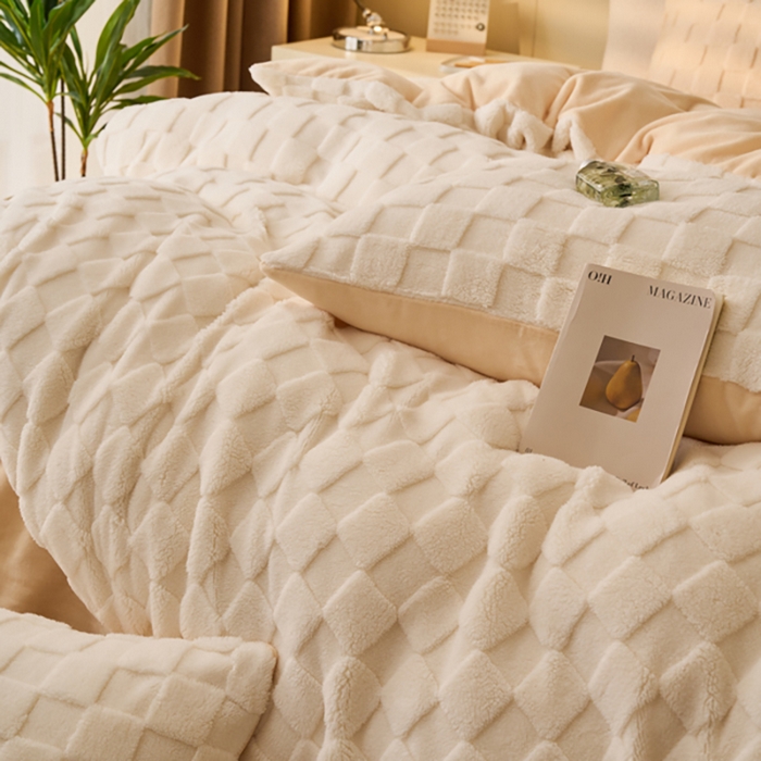 91家纺网 家纺一手货源 找家纺 晨曦家纺 2025新款加厚高克重230克塔芙绒牛奶绒单被套-初暖系列 初暖-白拼奶黄