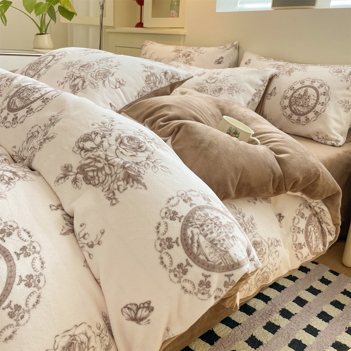 如约 2025新款印花牛奶绒四件套 萱草梦-咖