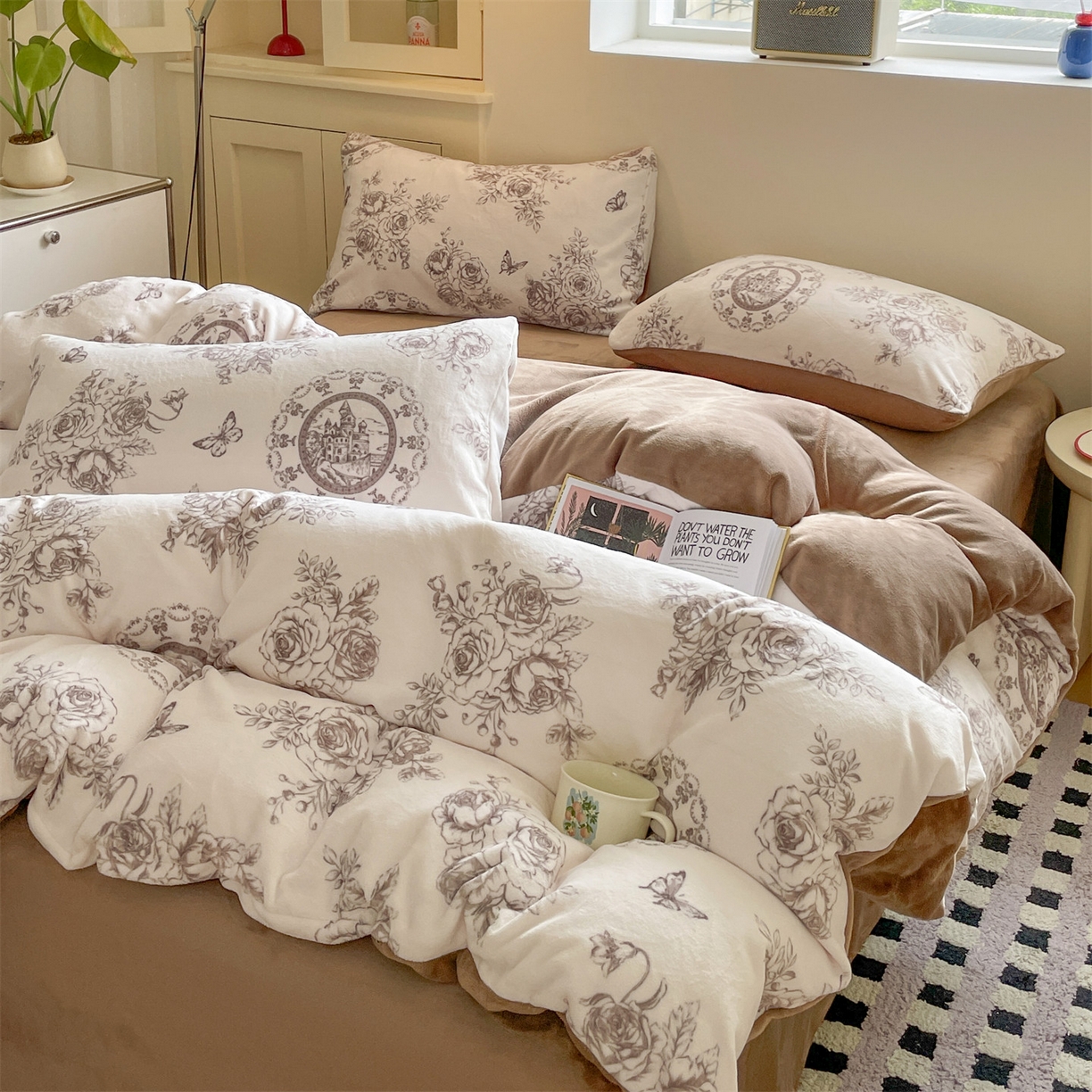 91家纺网 家纺一手货源 找家纺 如约 2025新款印花牛奶绒四件套 萱草梦-咖