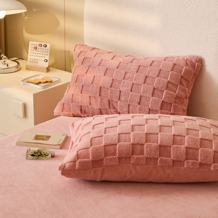 91家纺网 家纺一手货源 找家纺 晨曦家纺 2025新款加厚高克重230克塔芙绒牛奶绒单被套-初暖系列 初暖-薄粉色