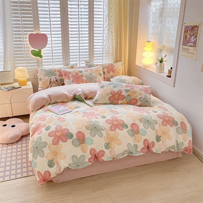 91家纺网 家纺一手货源 找家纺 如约 2025新款印花牛奶绒四件套 粉色花花