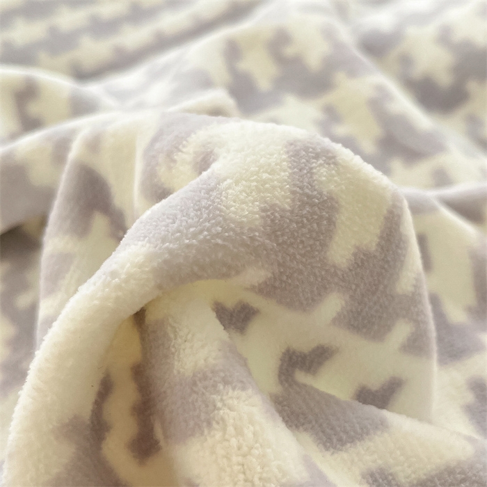 91家纺网 家纺一手货源 找家纺 如约 2025新款印花牛奶绒四件套 千鸟格-灰