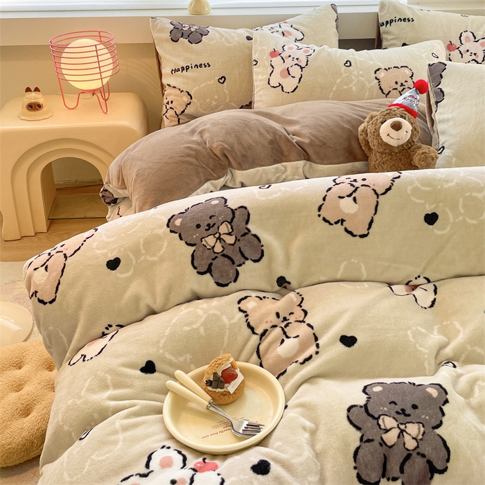 91家纺网 家纺一手货源 找家纺 如约 2025新款印花牛奶绒四件套 可爱熊仔