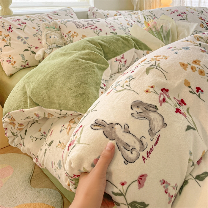 91家纺网 家纺一手货源 找家纺 如约 2025新款印花牛奶绒四件套 花田梦