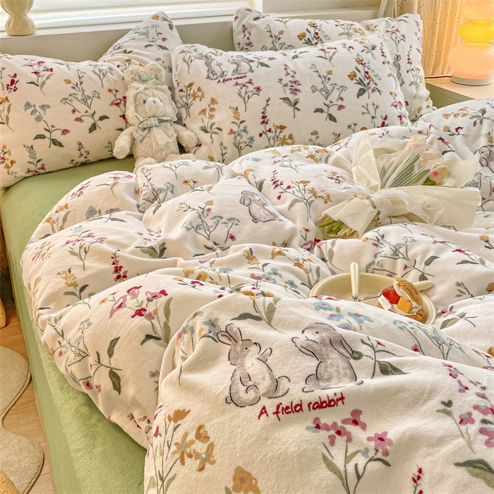 91家纺网 家纺一手货源 找家纺 如约 2025新款印花牛奶绒四件套 花田梦