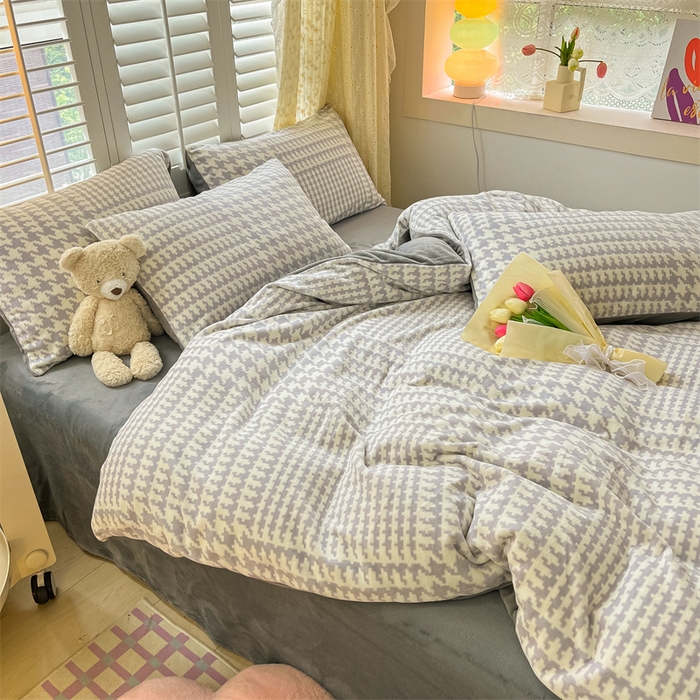 91家纺网 家纺一手货源 找家纺 如约 2025新款印花牛奶绒四件套 千鸟格-灰