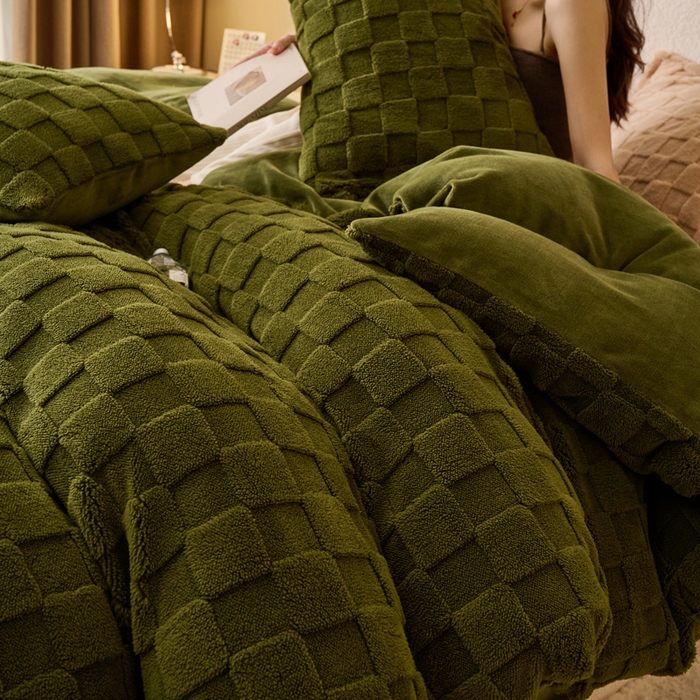 91家纺网 家纺一手货源 找家纺 晨曦家纺 2025新款加厚高克重230克塔芙绒牛奶绒单被套-初暖系列 初暖-茶绿