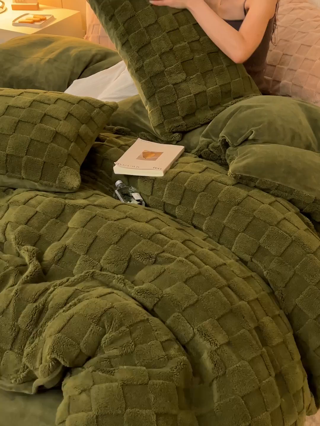 91家纺网 家纺一手货源 找家纺 晨曦家纺 2025新款加厚高克重230克塔芙绒牛奶绒单被套-初暖系列 初暖-茶绿
