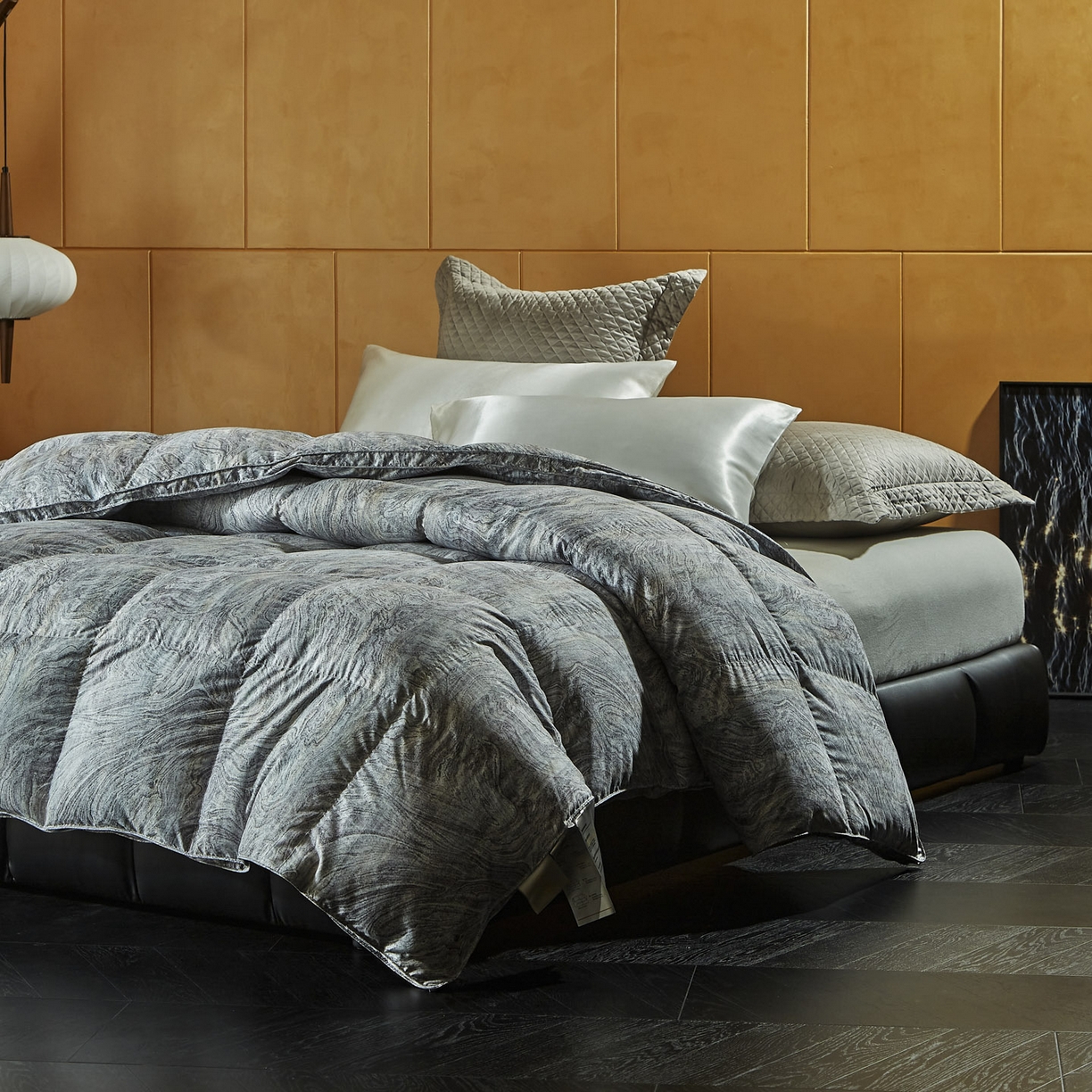 91家纺网 家纺一手货源 找家纺 （总）暖羽屋羽绒馆 2025新款拉斐尔印花白鹅绒丝被子羽绒被芯加厚双人冬被春秋被婚庆被芯