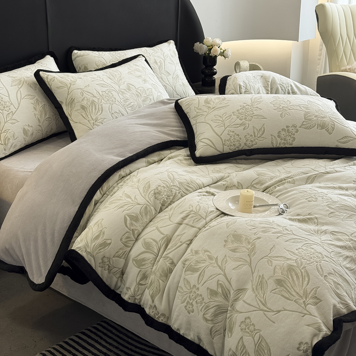 91家纺网 家纺一手货源 找家纺 卡罗兰 2025新款雕花牛奶绒兔毛包边四件套 幸运花园