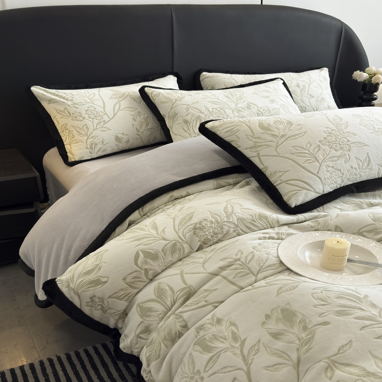 91家纺网 家纺一手货源 找家纺 卡罗兰 2025新款雕花牛奶绒兔毛包边四件套 幸运花园