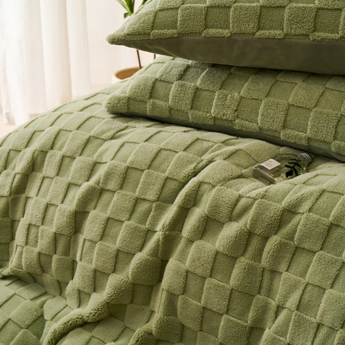 91家纺网 家纺一手货源 找家纺 晨曦家纺 2025新款加厚高克重230克塔芙绒牛奶绒单被套-初暖系列 初暖-果绿