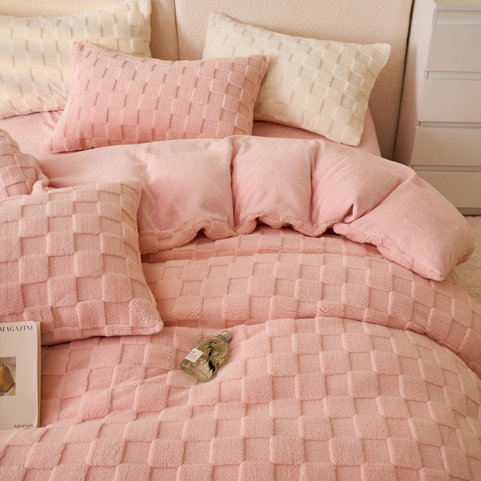 91家纺网 家纺一手货源 找家纺 晨曦家纺 2025新款加厚高克重230克塔芙绒牛奶绒单被套-初暖系列 初暖-童话粉