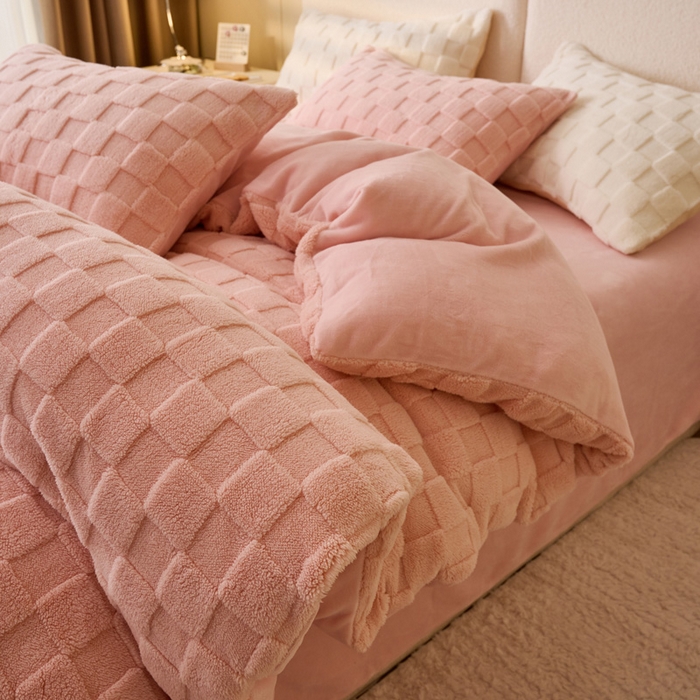 91家纺网 家纺一手货源 找家纺 晨曦家纺 2025新款加厚高克重230克塔芙绒牛奶绒单被套-初暖系列 初暖-童话粉