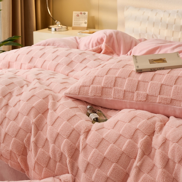 91家纺网 家纺一手货源 找家纺 晨曦家纺 2025新款加厚高克重230克塔芙绒牛奶绒单被套-初暖系列 初暖-童话粉